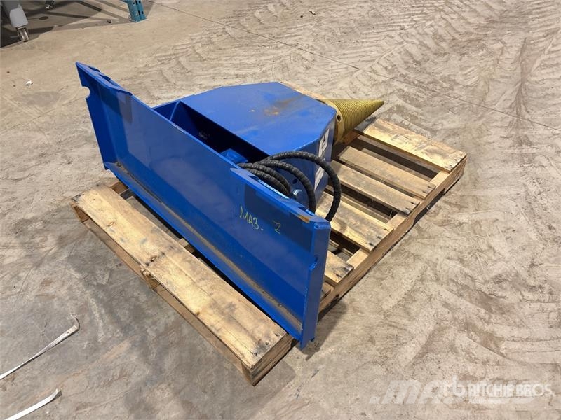  GIYI GY-LS43 43 in Skid Steer Log Splitter (Unused قطاعات وقسامات خشب