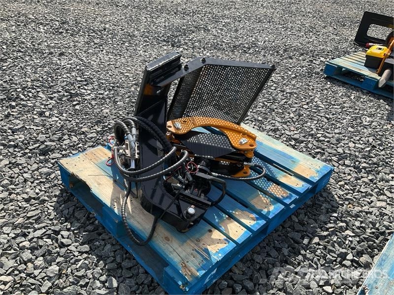  GIYI GY-MRG69 47 in Mini 360° Rotating Skid Steer  Grapples