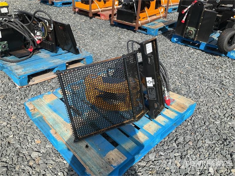  GIYI GY-MRG69 47 in Mini 360° Rotating Skid Steer  Grapples