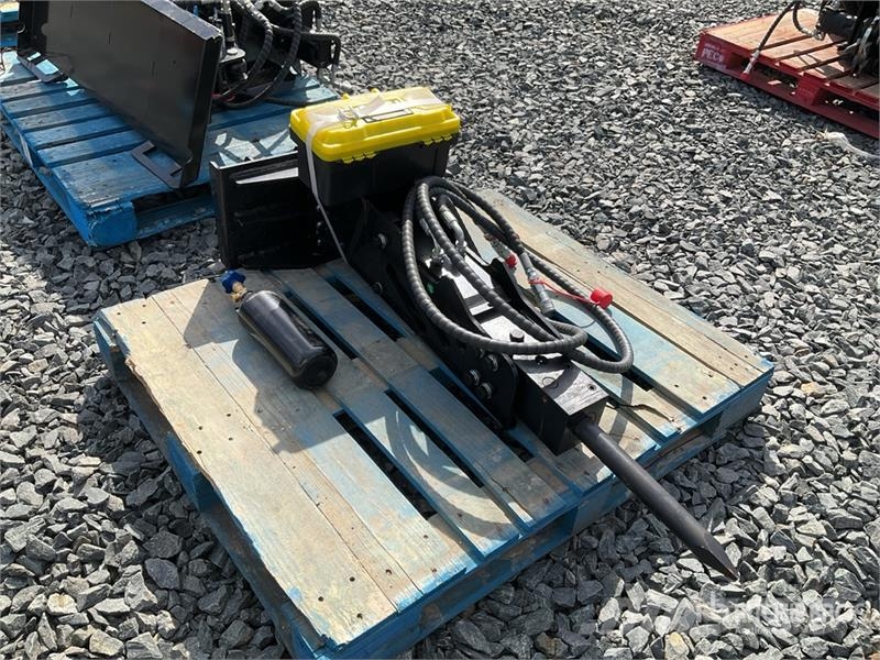 GIYI GY-P45 1.8 in Mini Skid Steer Breaker (Unused Čekići