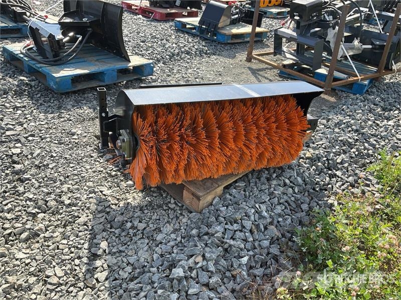 GIYI GY-QSJ 39 in Mini Skid Steer Broom (Unused) Süpürgeler