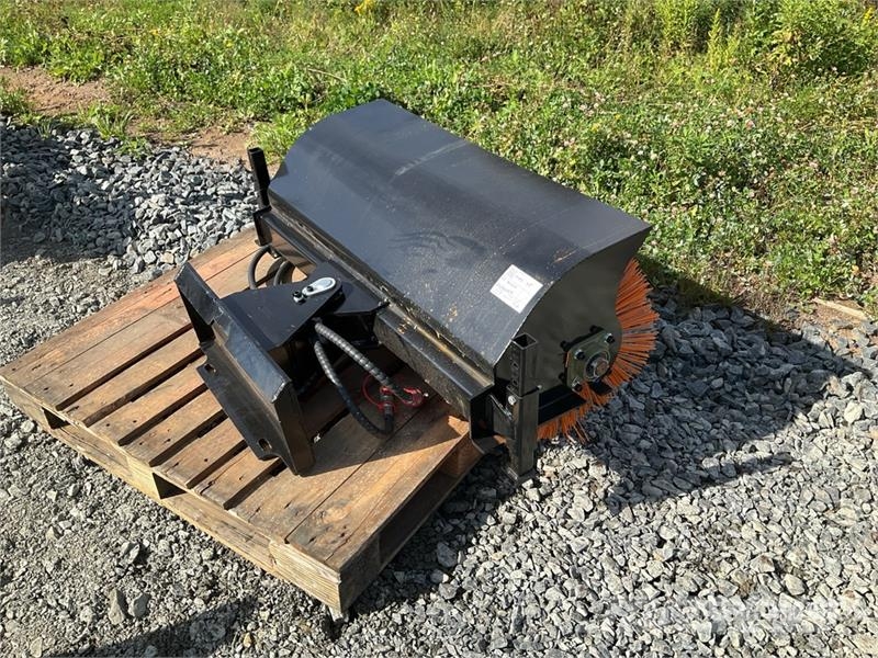 GIYI GY-QSJ 39 in Mini Skid Steer Broom (Unused) Süpürgeler