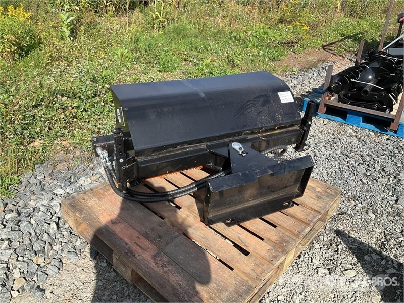GIYI GY-QSJ 39 in Mini Skid Steer Broom (Unused) Süpürgeler