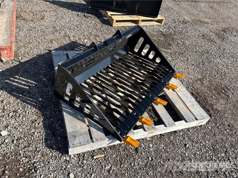  GIYI GY-RB44 Rock Mini Skid Steer Bucket (Unused) バケット