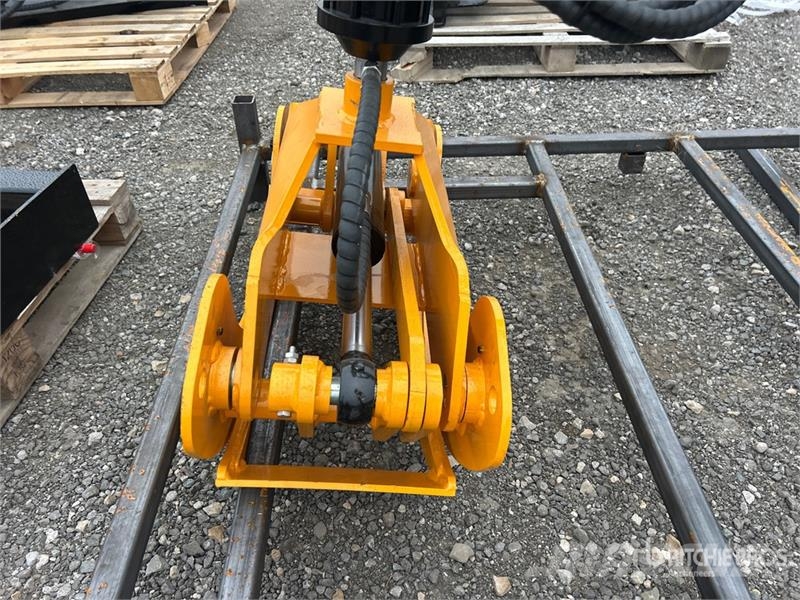  GIYI GY-RG63 47 in Rotating Skid Steer Grapple Pinze