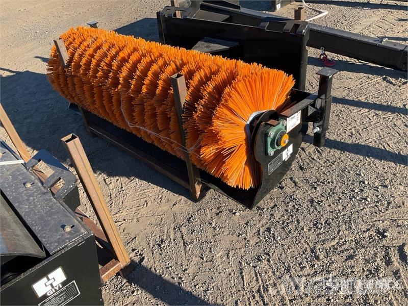  GIYI GY-SE61 61 in Skid Steer Broom (Unused) Ψήκτρες