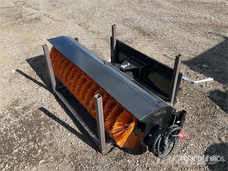  GIYI GY-SE61 61 in Skid Steer Broom (Unused) Cepillos