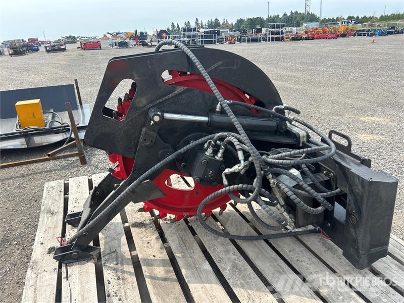  GIYI GY-SRS70 16 in Skid Steer Sliding Rock Saw (U Drugi deli