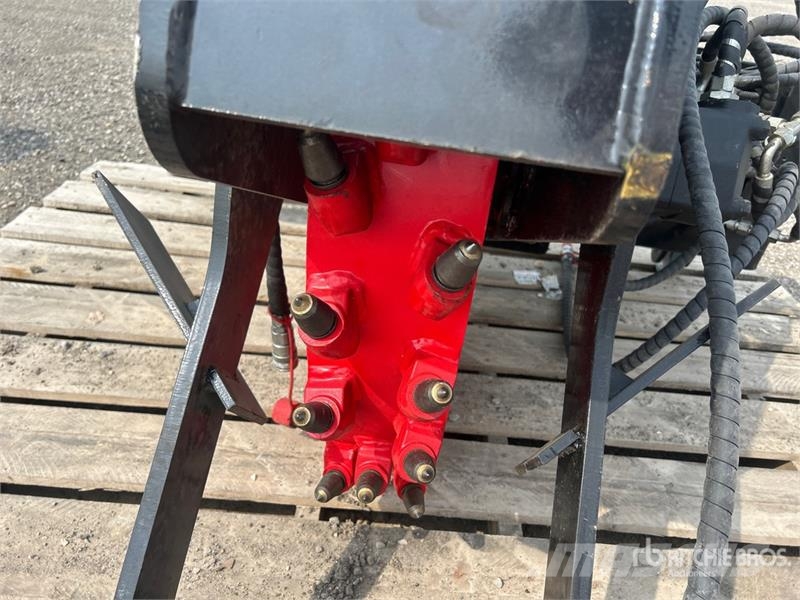 GIYI GY-SRS70 16 in Skid Steer Sliding Rock Saw (U Drugi deli