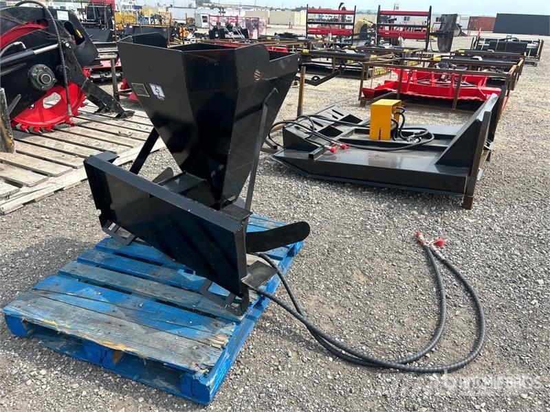  GIYI GY-SS52 7 in Skid Steer Salt Spreader (Unused Drugi deli