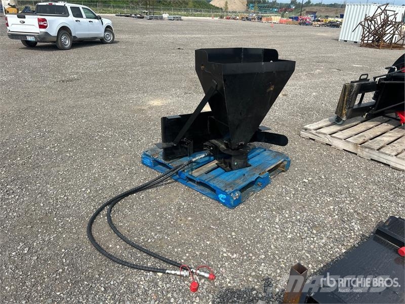  GIYI GY-SS52 7 in Skid Steer Salt Spreader (Unused Drugi deli