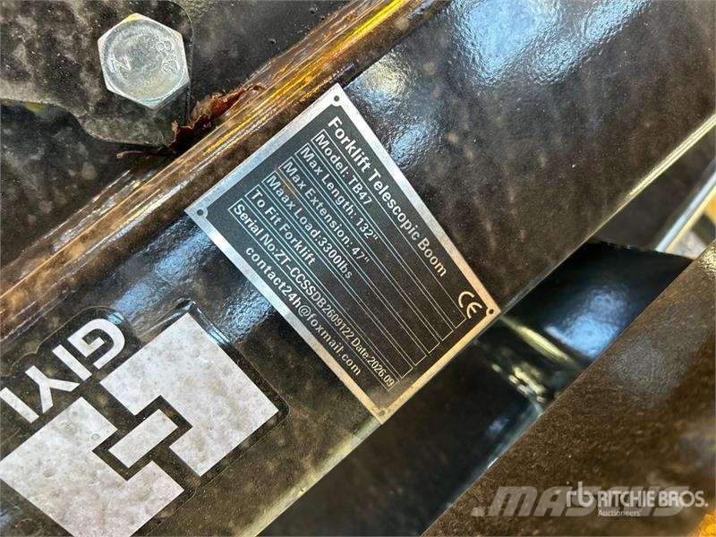 GIYI GY-TB47 132 in 3300 lb Forklift Telescopic Bo Overige tweedehands voorzetapparatuur en componenten