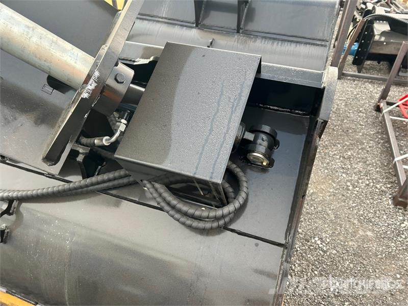 GIYI GY-TB60 60 in Hydraulic Tilting Excavator Buc Kanalak