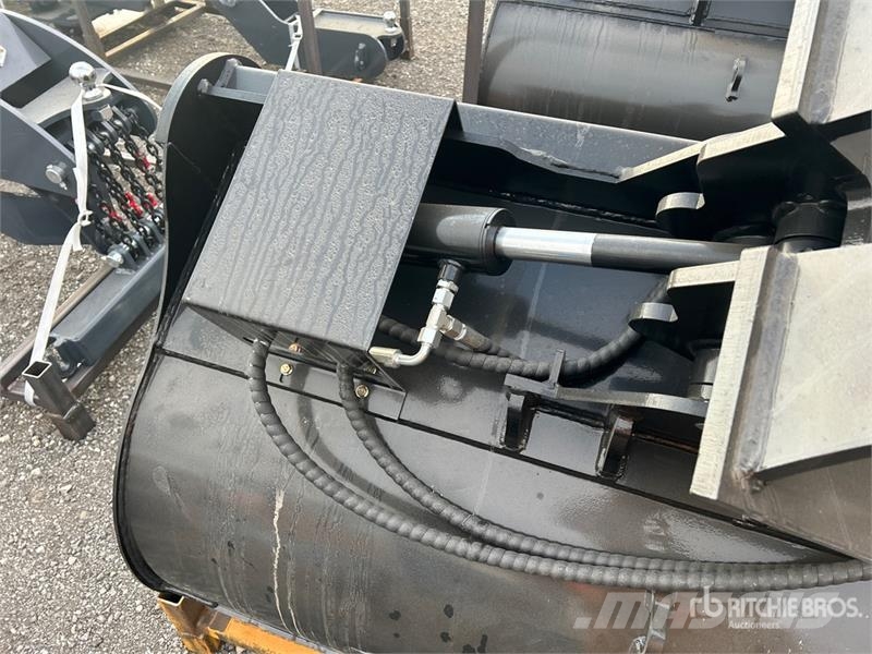  GIYI GY-TB60 60 in Tilting Excavator Bucket (Unuse دلاء