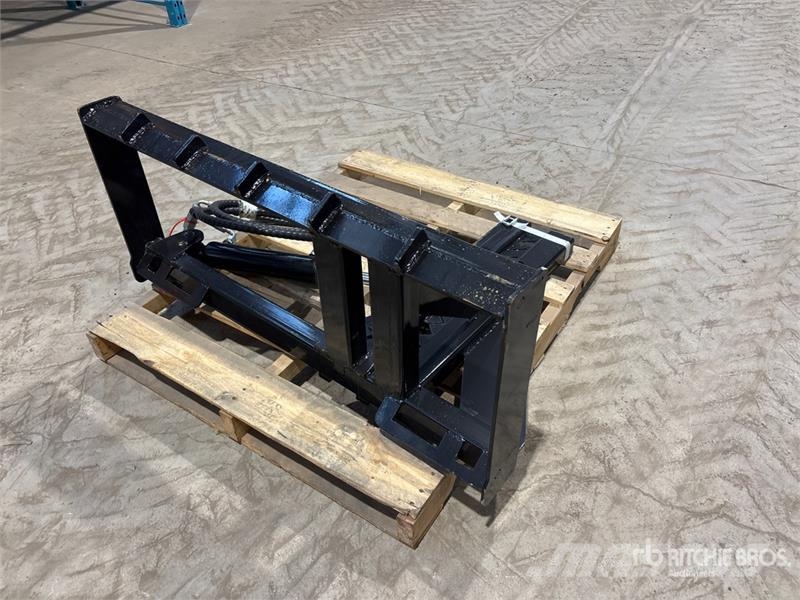  GIYI GY-TP45 25 in Skid Steer Post Puller (Unused) Outros componentes