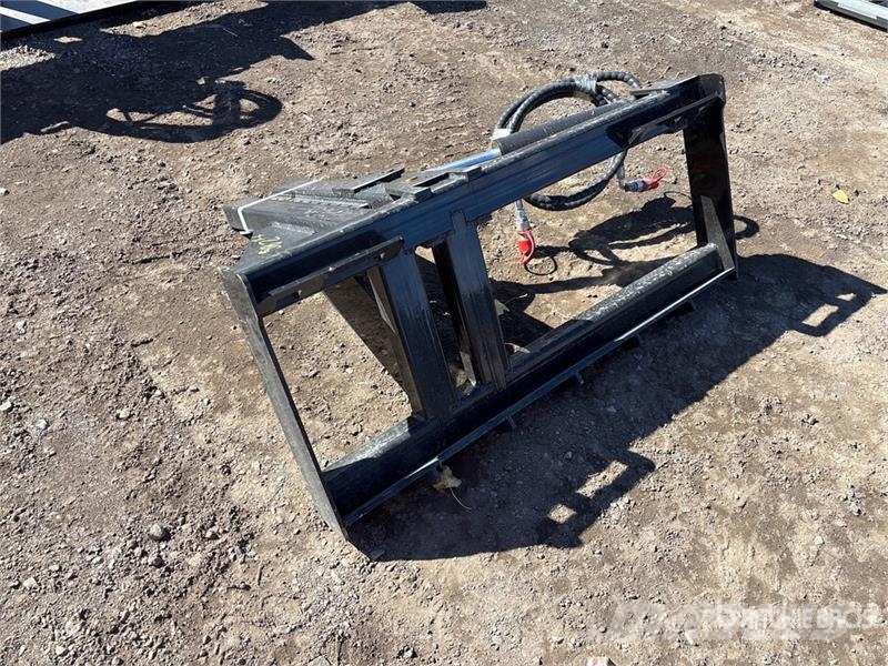  GIYI GY-TP45 25 in Skid Steer Post Puller (Unused) Outros componentes