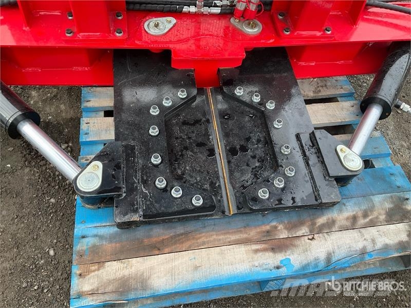 GIYI GY-TS29 29 in Skid Steer Tree Shear (Unused) مقصات هيدروليكية