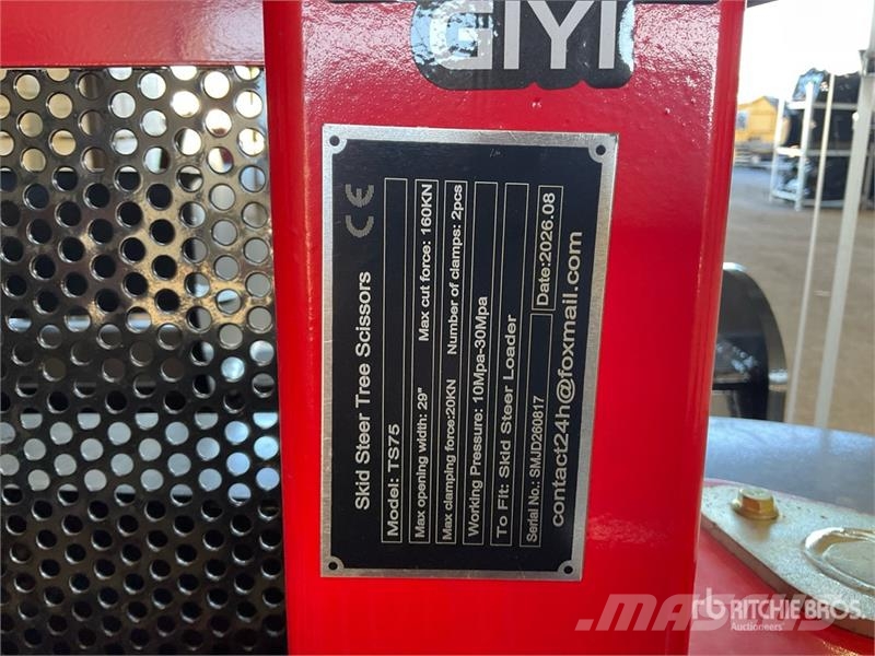 GIYI GY-TS75 29 in Skid Steer Tree Shear (Unused) Rivningssakser