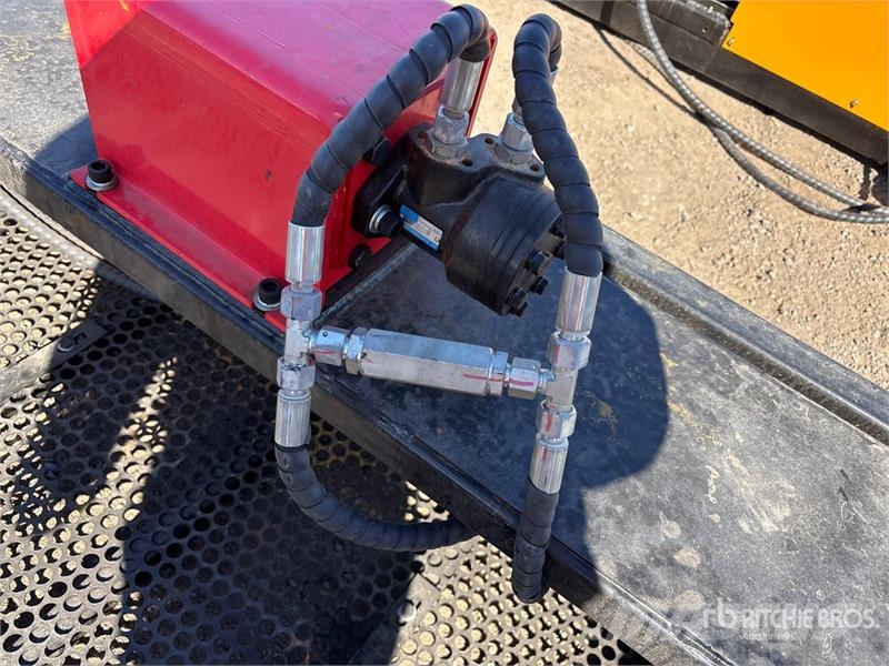 GIYI GY-VB79 79 in Vibrating Skid Steer Screening Seulakauhat