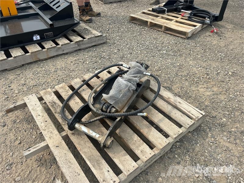 GIYI GY-XJ3T 11 in Hydraulic Excavator Thumb (Unus Godet