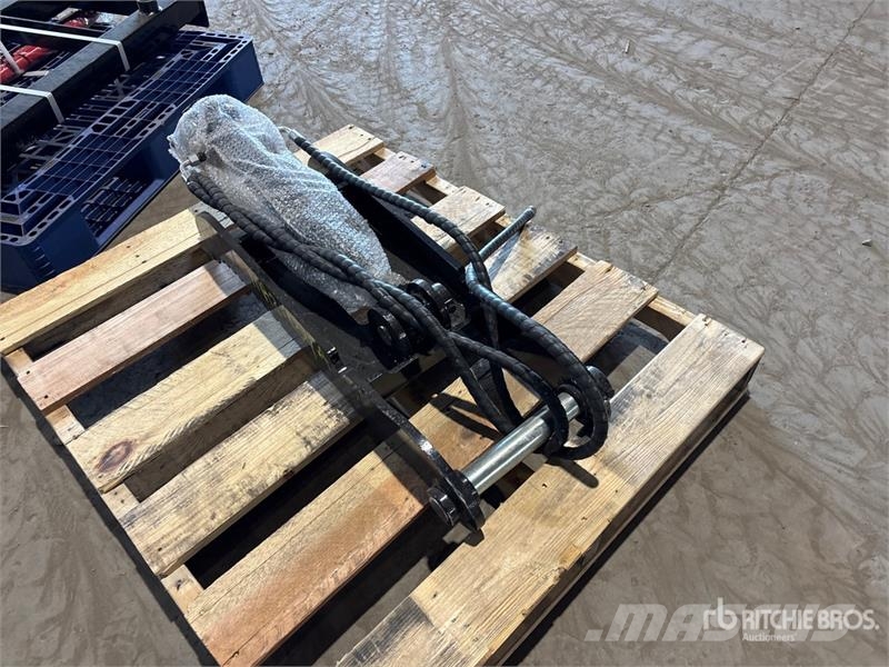 GIYI GY-XJ5T Hydraulic Excavator Thumb - Fits 5 to Kanalak