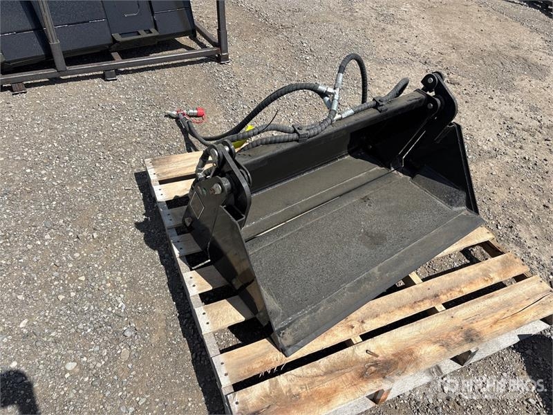 GIYI GY-XKH39 39 in Multi-Purpose Mini Skid Steer Godet