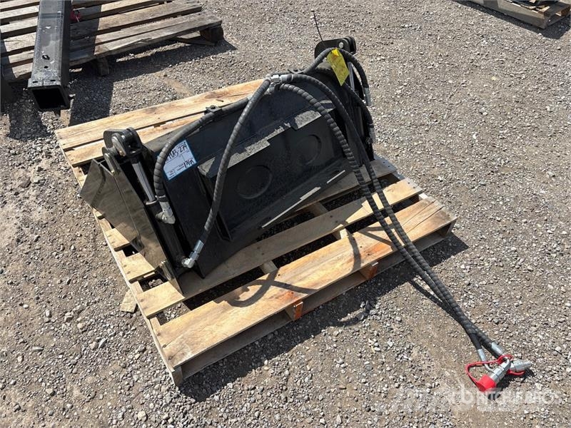 GIYI GY-XKH39 39 in Multi-Purpose Mini Skid Steer Godet