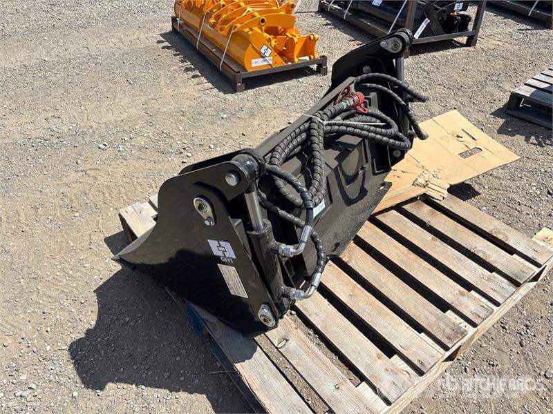 GIYI GY-XKH39 39 in Multi-Purpose Mini Skid Steer Godet