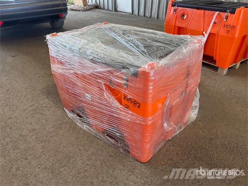 GLDP480 116 gal Portable Poly Fuel Tank (Unused) Rezervoare de carburanți și aditivi