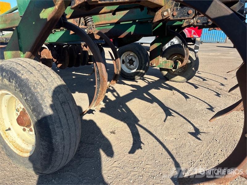Glencoe SS7400 12 ft Chisel Plow Beitelploeg