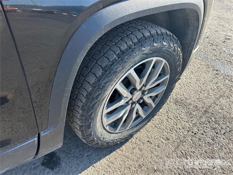 GMC Acadia SLE SUV Carros