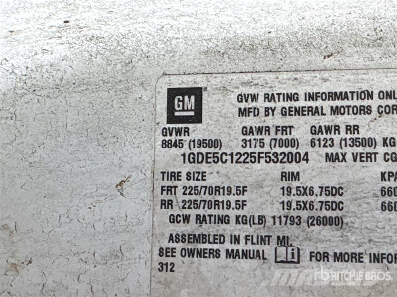 GMC AT37-G 37 ft on GMC C5500 4x2 Cable Placer Bucket  Teherautóra szerelt emelők és állványok