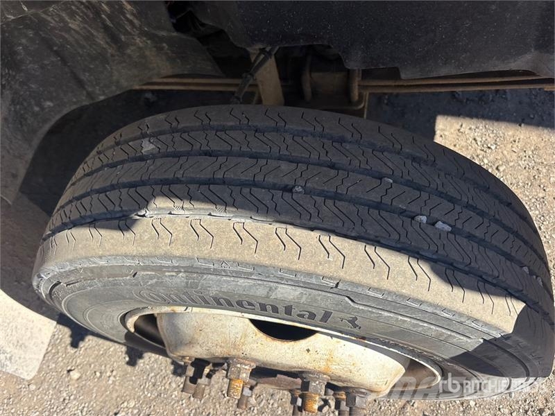 GMC C5500 Camion con sponde ribaltabili