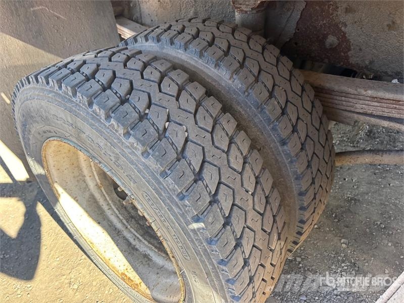 GMC C5500 Camion con sponde ribaltabili