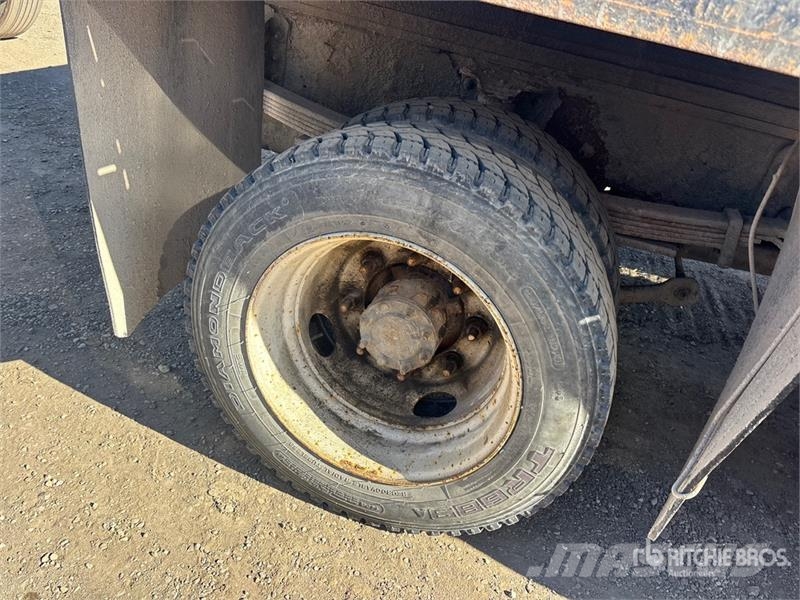 GMC C5500 Camion con sponde ribaltabili