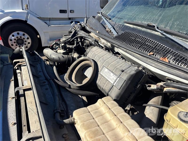 GMC C5500 Camion con sponde ribaltabili
