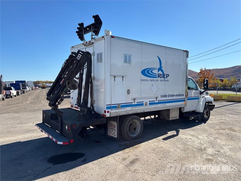 GMC C5500 Kommunal-Sonderfahrzeuge