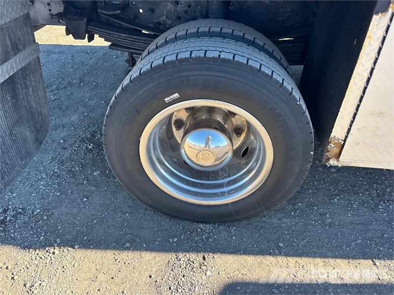 GMC C6500 皮卡车