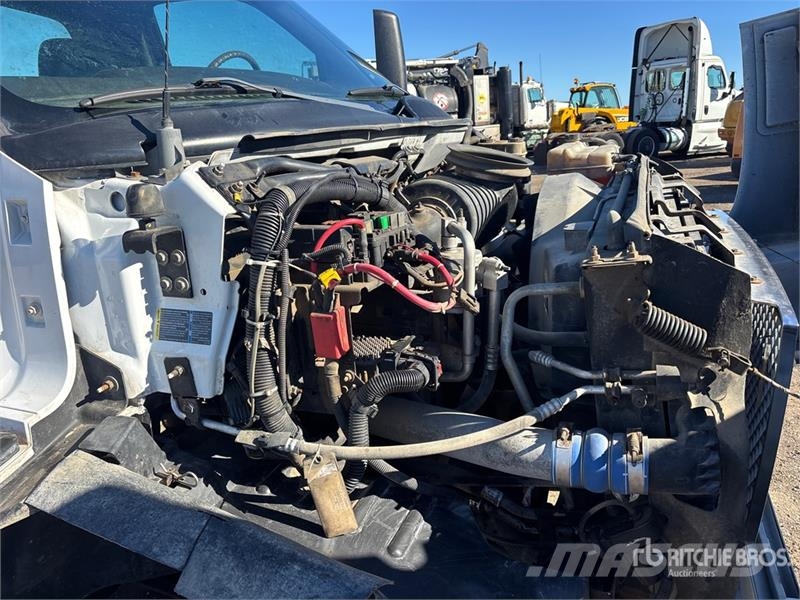 GMC C6500 皮卡车