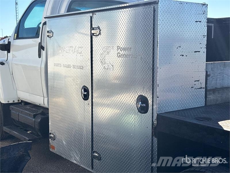GMC C6500 皮卡车