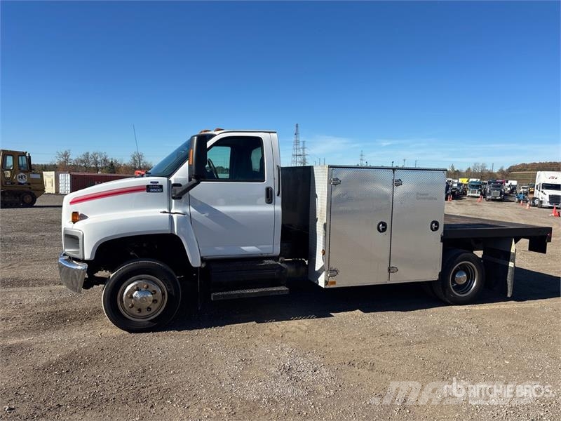 GMC C6500 皮卡车
