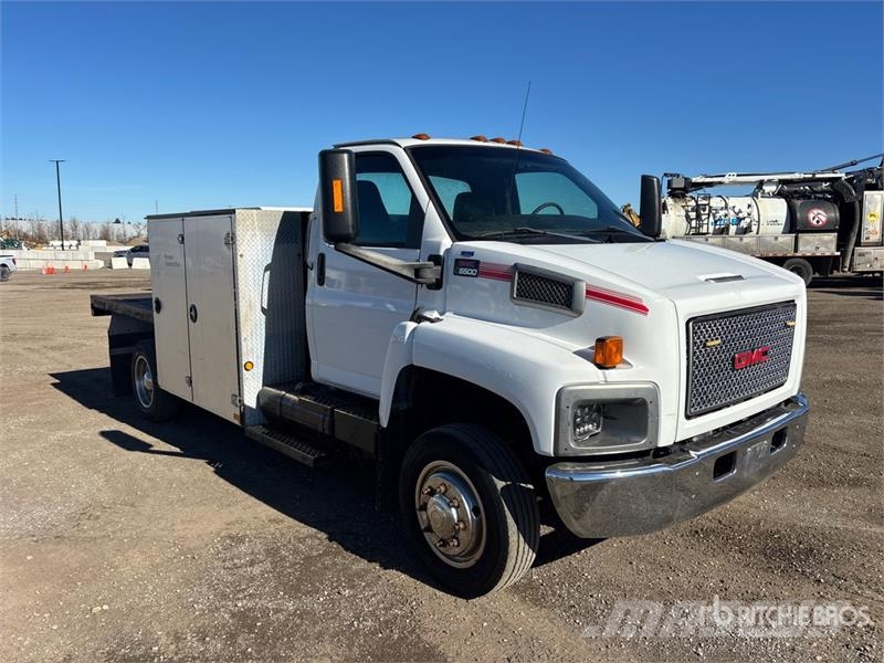 GMC C6500 皮卡车