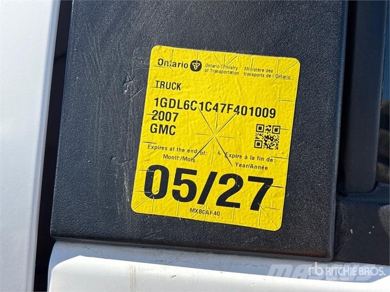 GMC C6500 皮卡车