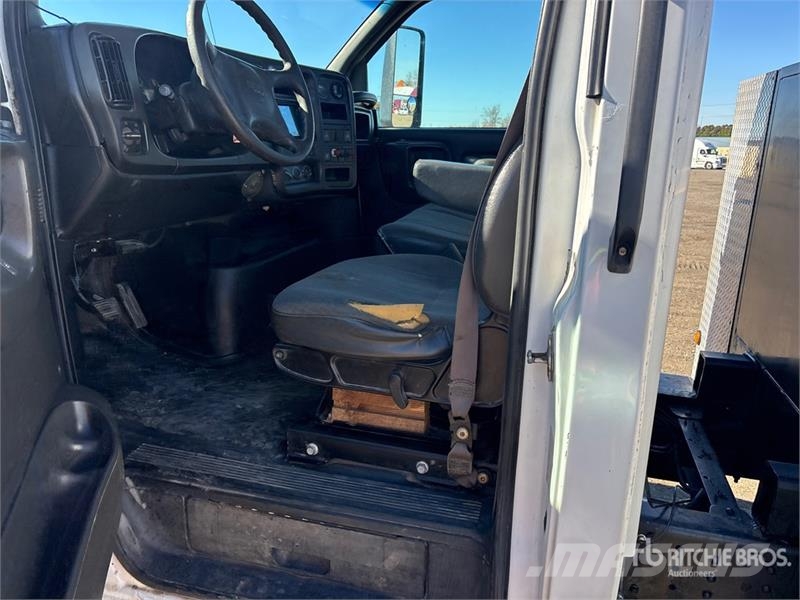 GMC C6500 皮卡车