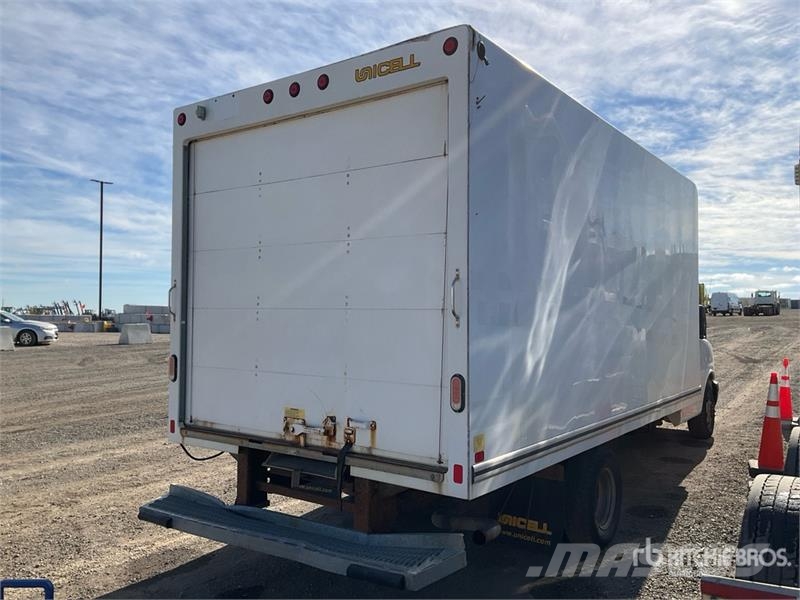 GMC Savana 1500 Van Body Trucks