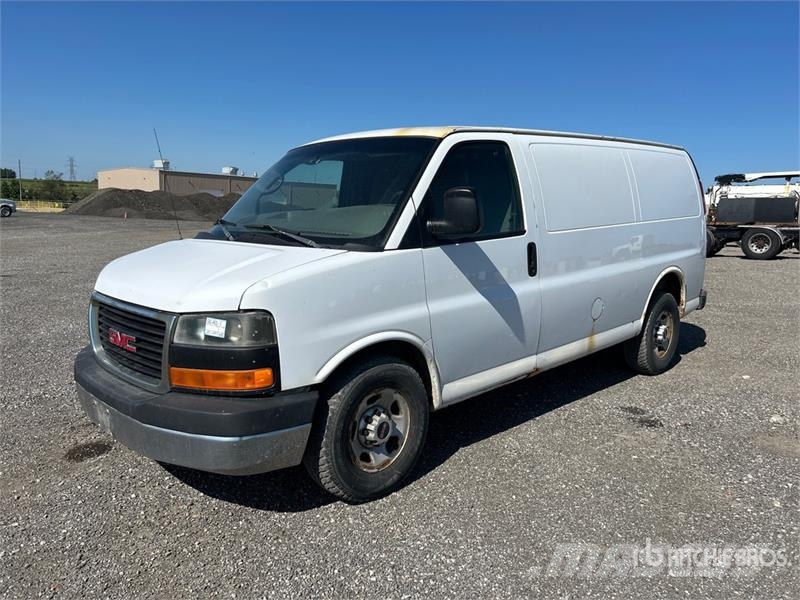 GMC Savana 2500 Cargo Van Transporterek