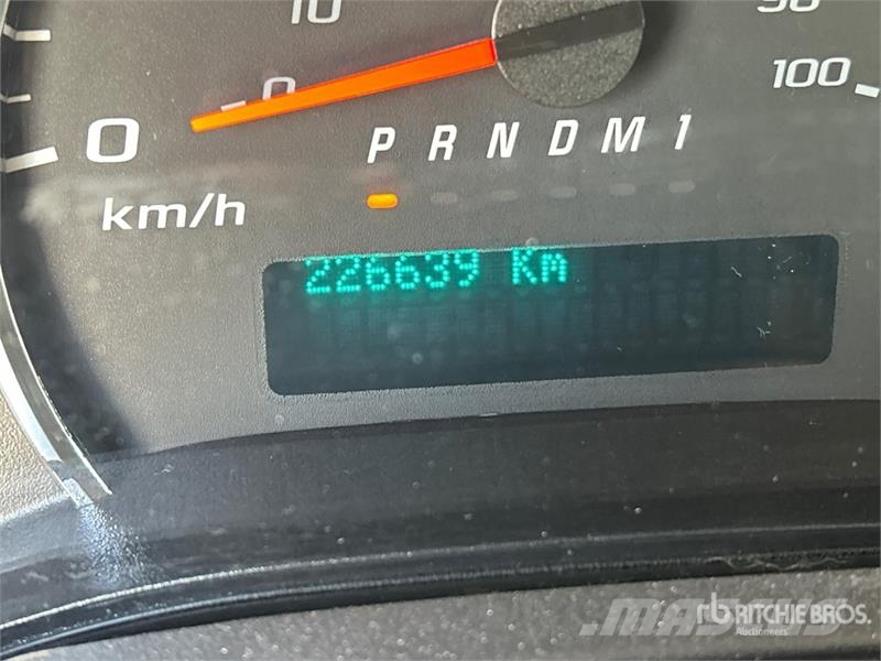 GMC Savana 2500 Utility Truck شاحنات خفيفة/مفصلية الجوانب