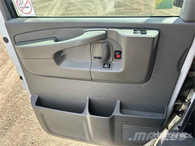 GMC Savana 2500 Utility Truck شاحنات خفيفة/مفصلية الجوانب
