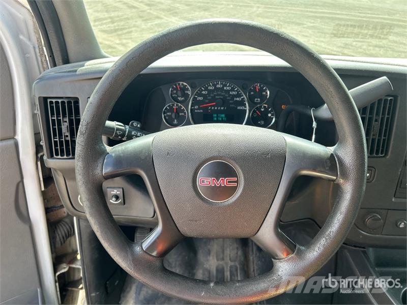 GMC Savana 2500 Utility Truck شاحنات خفيفة/مفصلية الجوانب