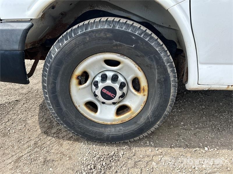GMC Savana 2500 Utility Truck شاحنات خفيفة/مفصلية الجوانب